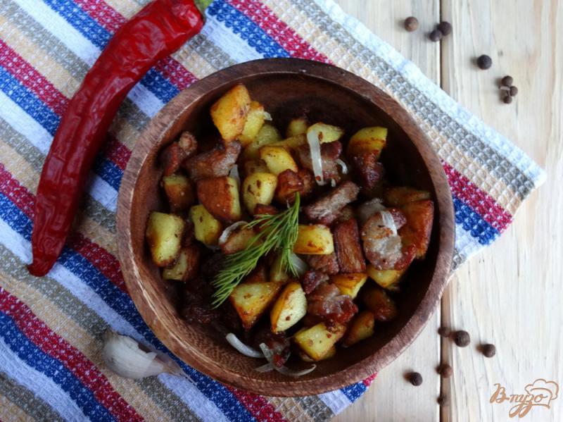 Фото приготовление рецепта: Картофель со свининой по-русски шаг №4