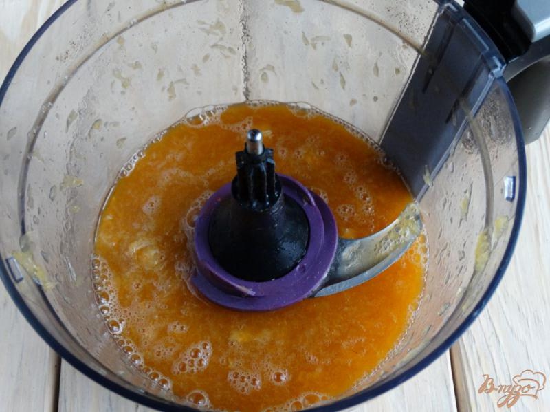Фото приготовление рецепта: Морковно-апельсиновый смузи шаг №4