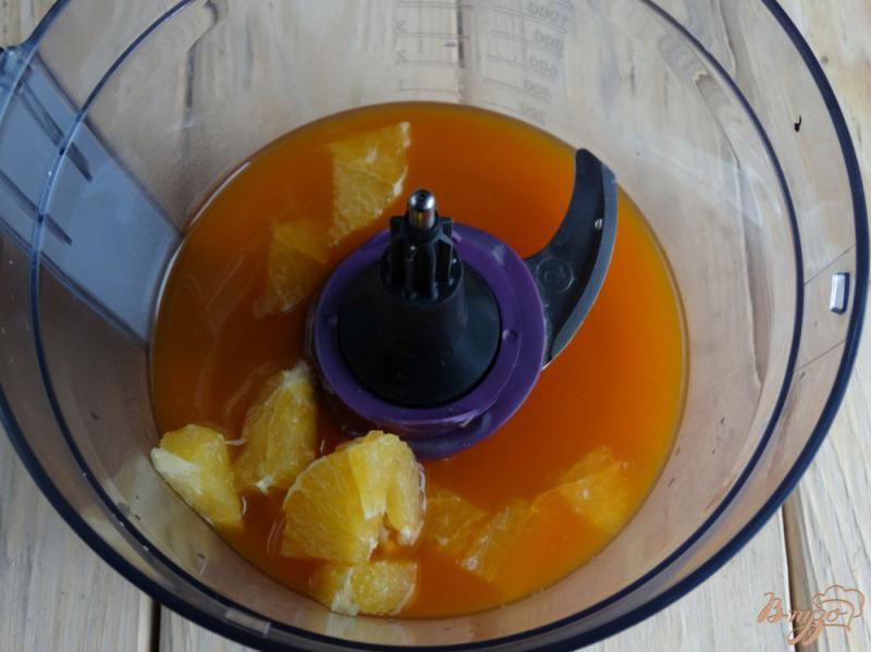 Фото приготовление рецепта: Морковно-апельсиновый смузи шаг №2
