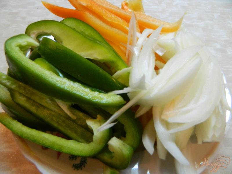 Фото приготовление рецепта: Теплый  салат со стручковой фасолью и свиными ребрами шаг №1
