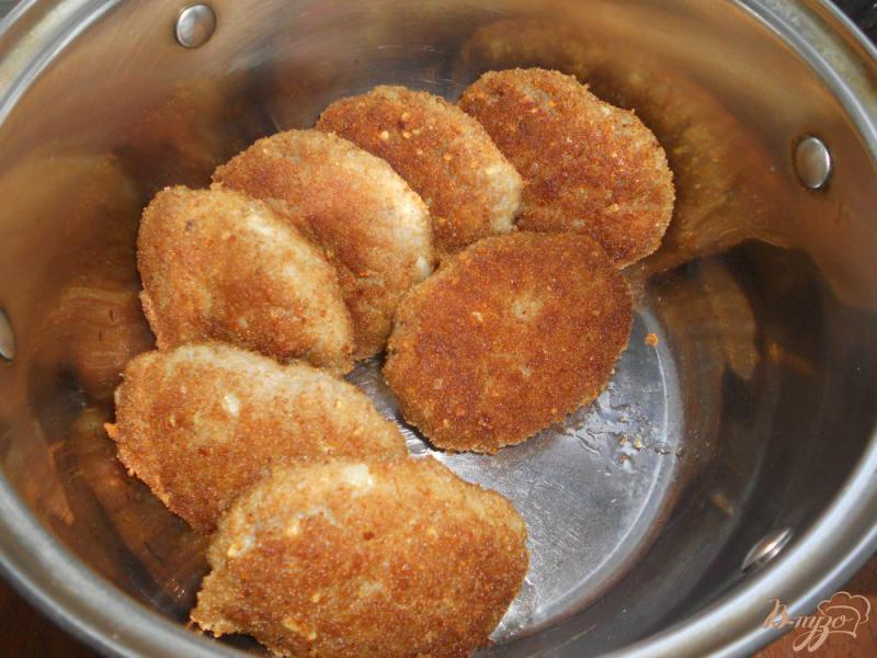 Фото приготовление рецепта: Курино-говяжьи котлеты с картофелем и баклажанами шаг №6