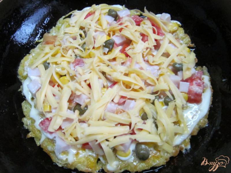 Фото приготовление рецепта: Картофельная пицца шаг №7
