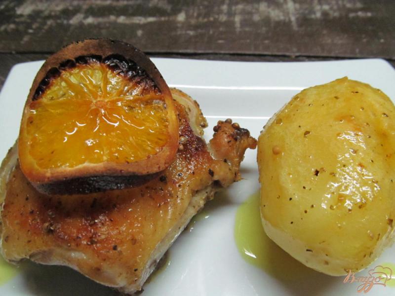 Фото приготовление рецепта: Курица под апельсином с пряностями шаг №8