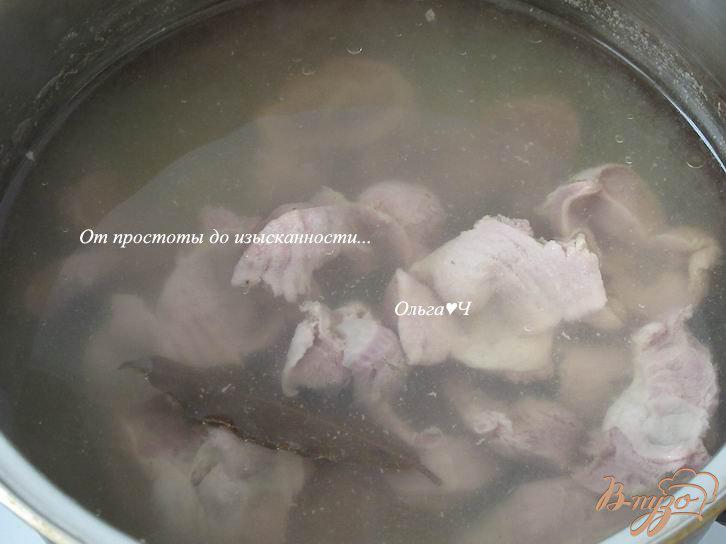 Фото приготовление рецепта: Куриные желудочки в сметанном соусе с базиликом шаг №1