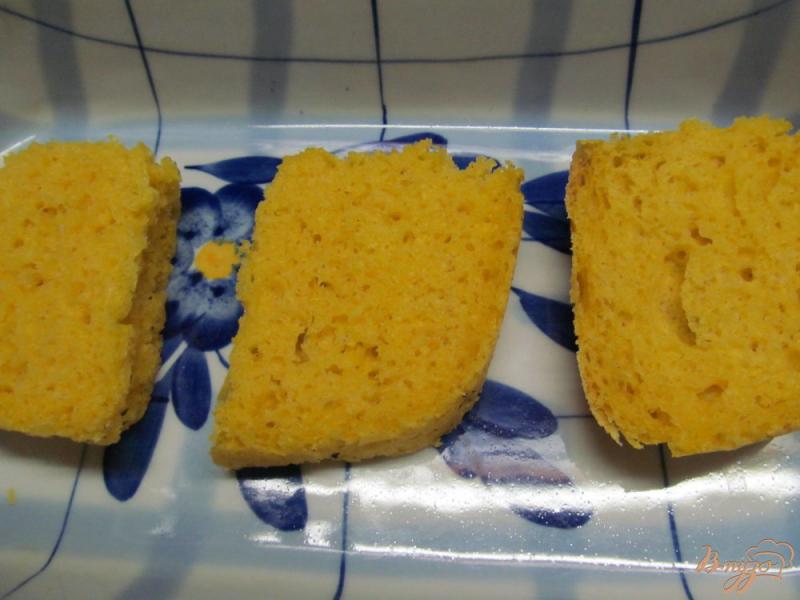 Фото приготовление рецепта: Бутерброд с куриным фаршем и сыром шаг №1
