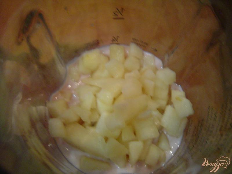 Фото приготовление рецепта: Смузи из груши и йогурта шаг №3