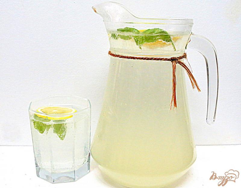 Фото приготовление рецепта: Имбирный напиток с лимоном шаг №8