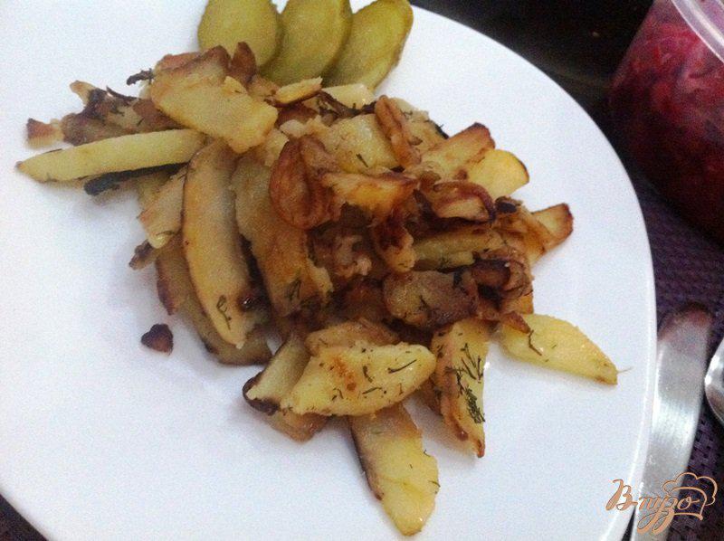 Фото приготовление рецепта: Картофель жаренный с луком шаг №8
