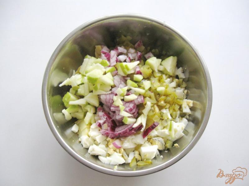 Фото приготовление рецепта: Салат с курицей и яблоком шаг №5