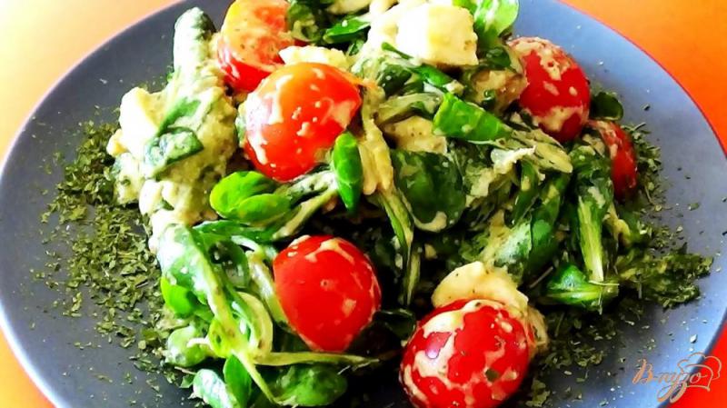 Фото приготовление рецепта: Зеленый салат с песто шаг №4