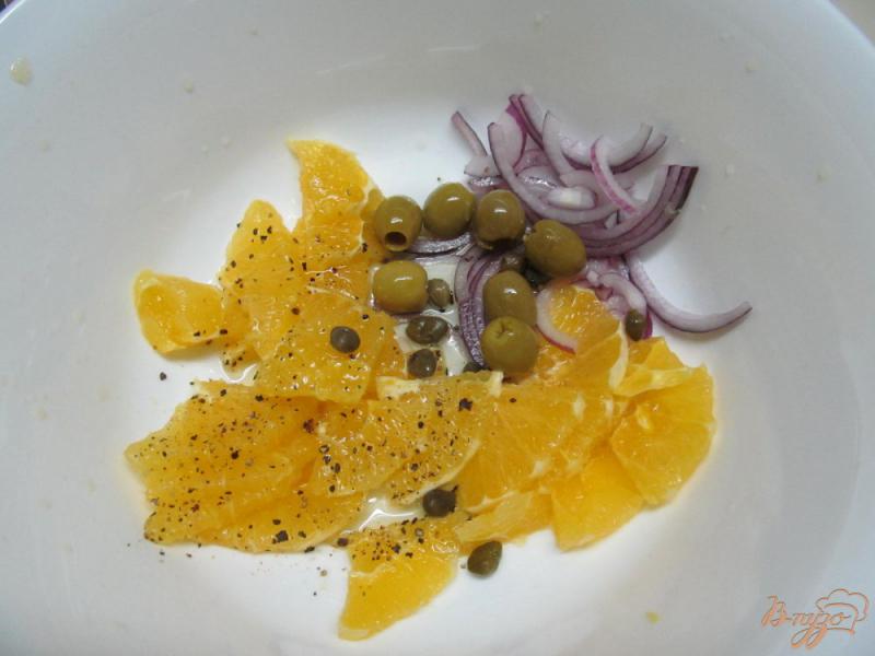 Фото приготовление рецепта: Салат из апельсинов по-сицилийски шаг №3