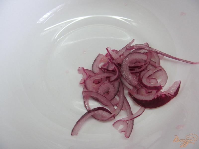 Фото приготовление рецепта: Салат из хека и овощей шаг №1