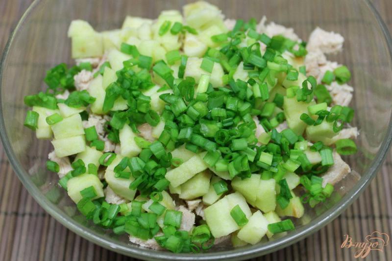Фото приготовление рецепта: Мясной салат с картофелем и сметанным соусом шаг №4