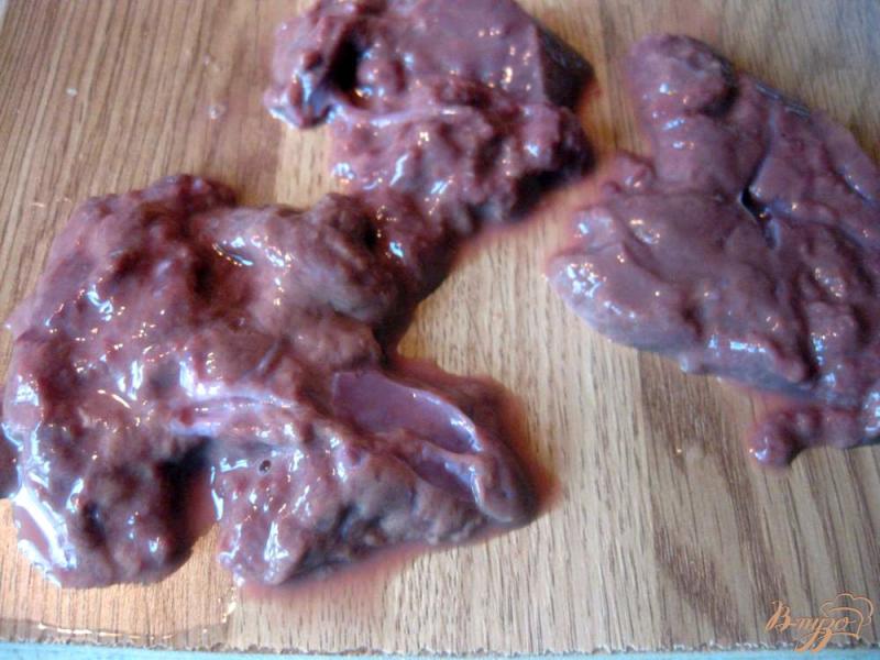 Фото приготовление рецепта: Печень говяжья со сливками шаг №1
