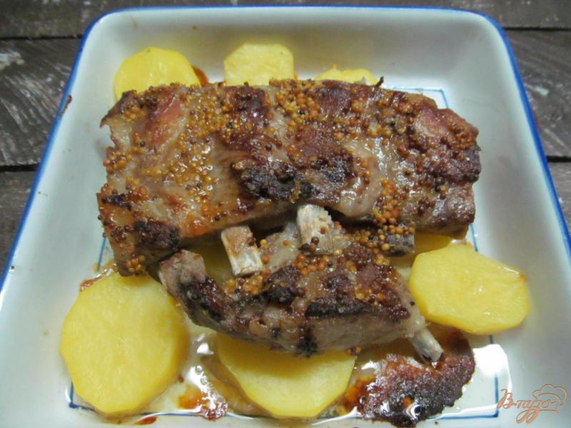 Фото приготовление рецепта: Запеченные свиные ребра под медовым соусом шаг №5