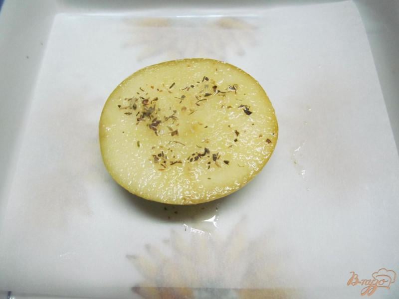 Фото приготовление рецепта: Десерт из яблока с сыром моцарелла шаг №3