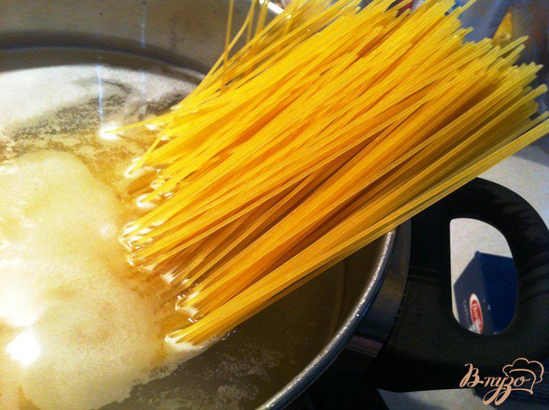 Фото приготовление рецепта: Паста Капеллини по-итальянски шаг №2
