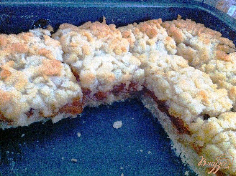 Фото приготовление рецепта: Пирог из песочного теста с яблочным вареньем шаг №7