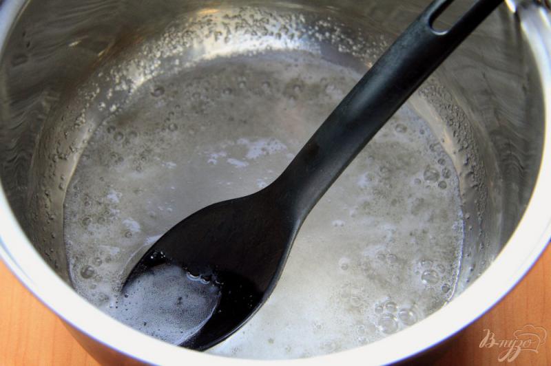 Фото приготовление рецепта: Домашние леденцы из сахара шаг №2