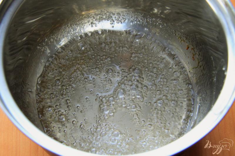 Фото приготовление рецепта: Домашние леденцы из сахара шаг №3