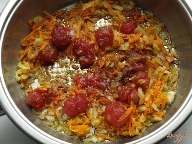 Фото приготовление рецепта: Куриный суп с рисом и маринованными помидорами шаг №2