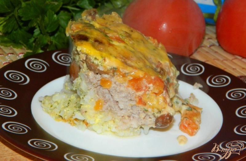 Фото приготовление рецепта: Рисовая запеканка с грибами и помидорами шаг №9