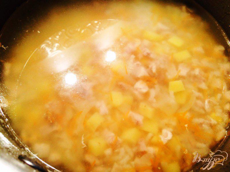 Фото приготовление рецепта: Суп из кролика, риса и кукурузы для деток шаг №7