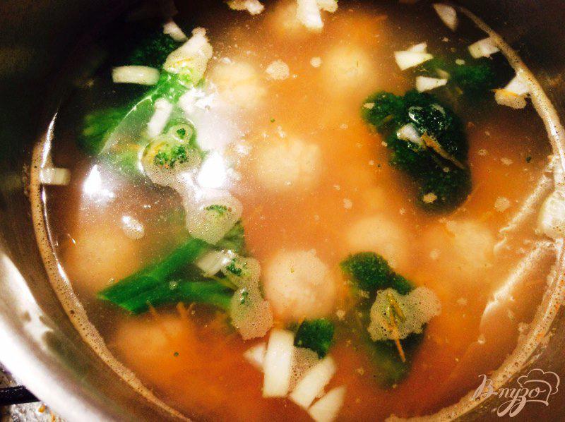 Фото приготовление рецепта: Суп из гречки с фрикадельками шаг №5