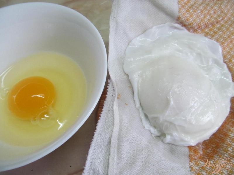 Фото приготовление рецепта: Картофельные оладьи с яйцом пашот шаг №6
