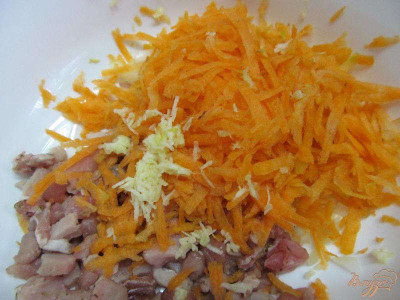Фото приготовление рецепта: Морковные котлеты с мясом шаг №2
