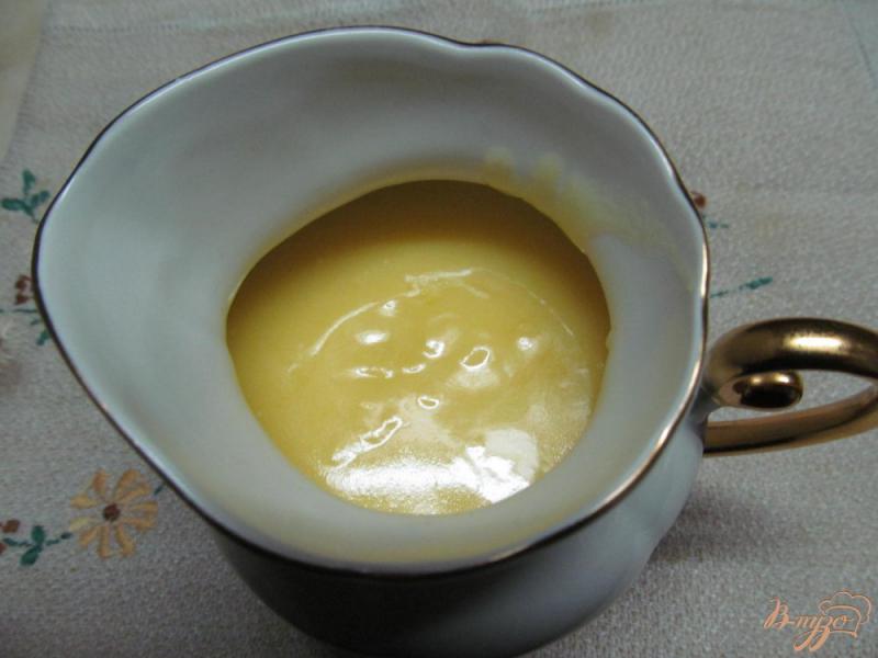 Фото приготовление рецепта: Фруктовый салат под мандариновым кремом шаг №5