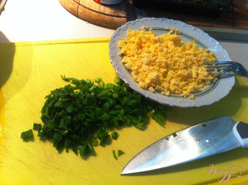 Фото приготовление рецепта: Салат из печени трески шаг №12