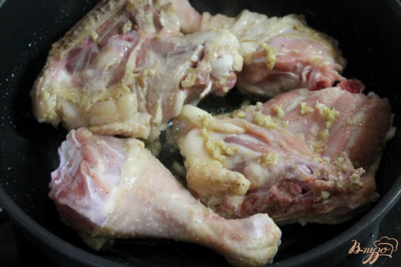 Фото приготовление рецепта: Курица с чесноком и горчицей шаг №5