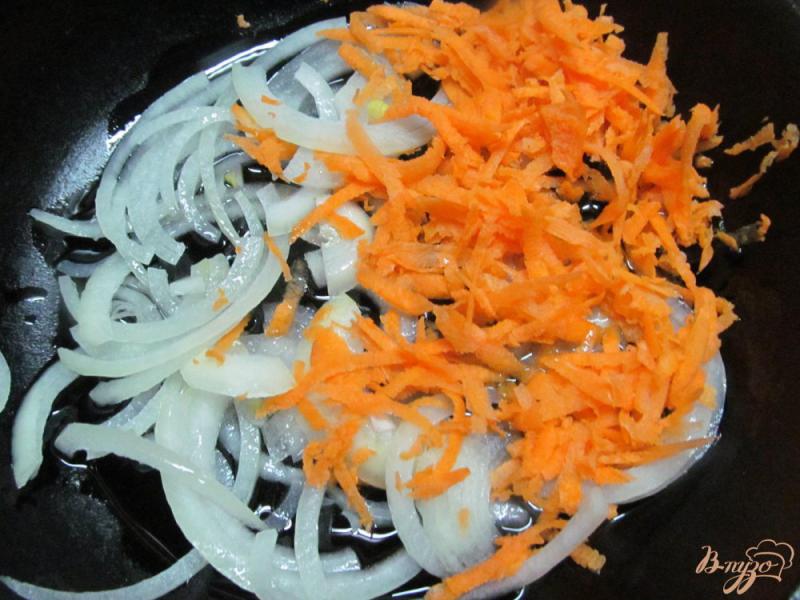 Фото приготовление рецепта: Салат из сельди шаг №2