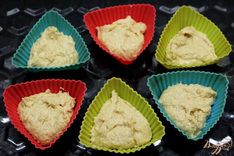 Фото приготовление рецепта: Кексы с мандарином шаг №5