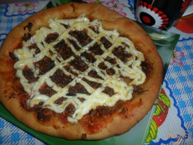 Фото приготовление рецепта: Пицца с отварным мясом шаг №6