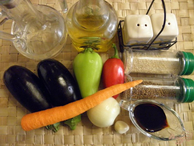 Фото приготовление рецепта: Салат с жареными синенькими шаг №1