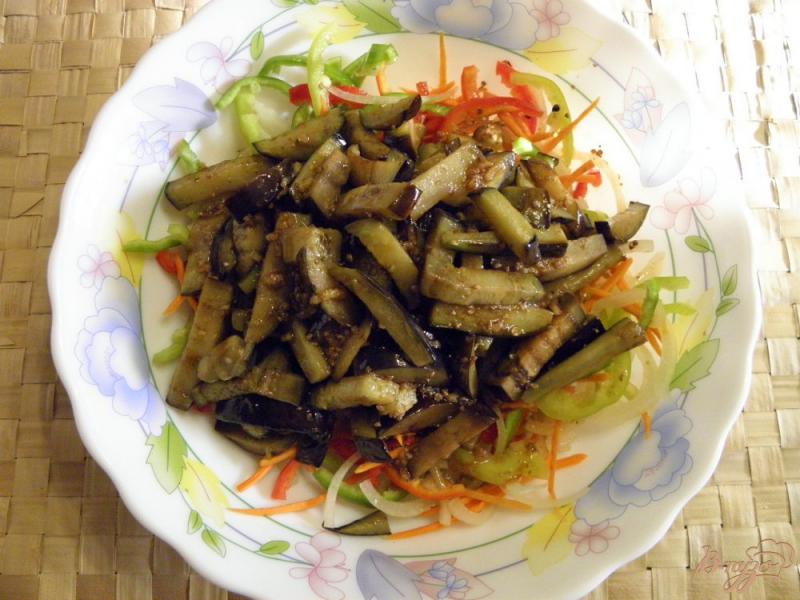 Фото приготовление рецепта: Салат с жареными синенькими шаг №7