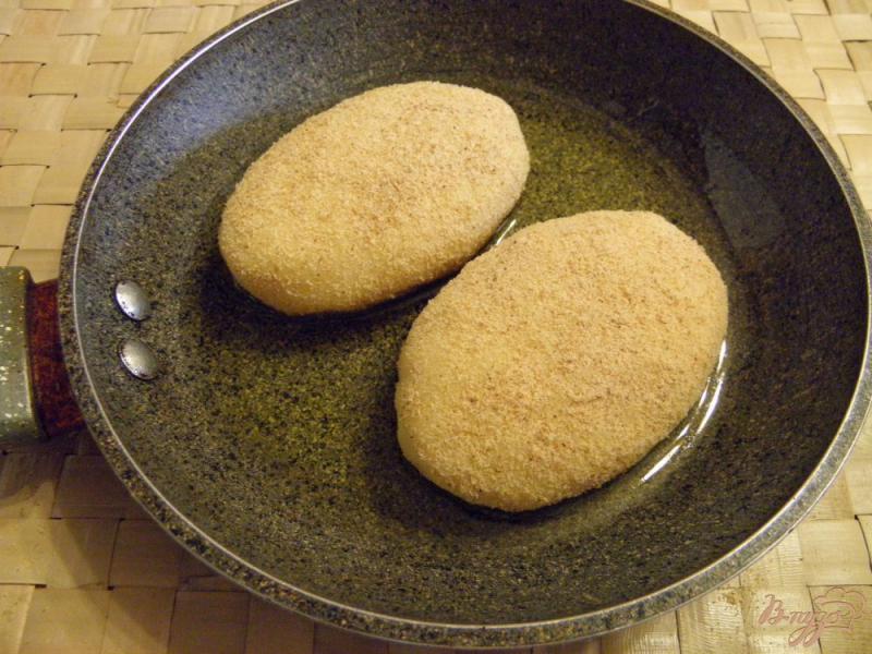 Фото приготовление рецепта: Картофельные зразы с куриным мясом шаг №8