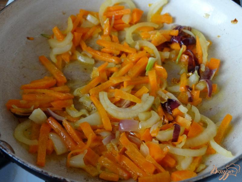 Фото приготовление рецепта: Гречаники в томатном соусе в духовке шаг №5