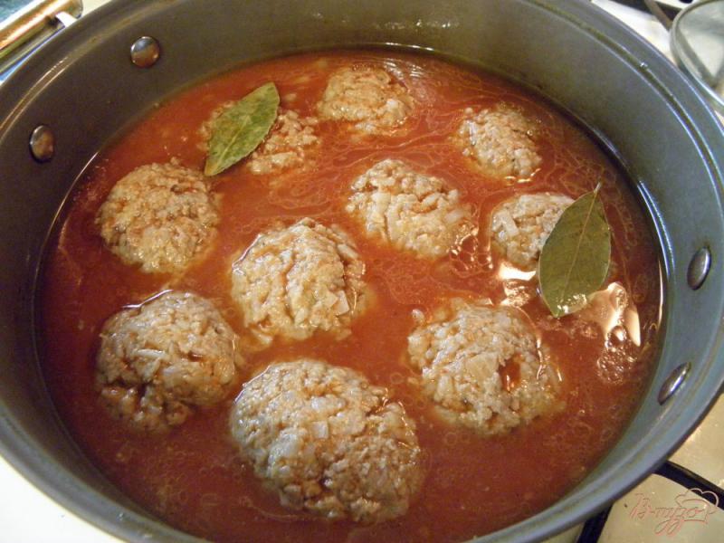 Фото приготовление рецепта: Тефтели в томатной заливке шаг №4