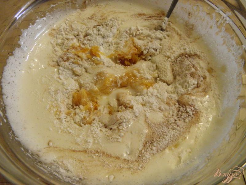 Фото приготовление рецепта: Пирог из тыквы с имбирем и корицей шаг №5