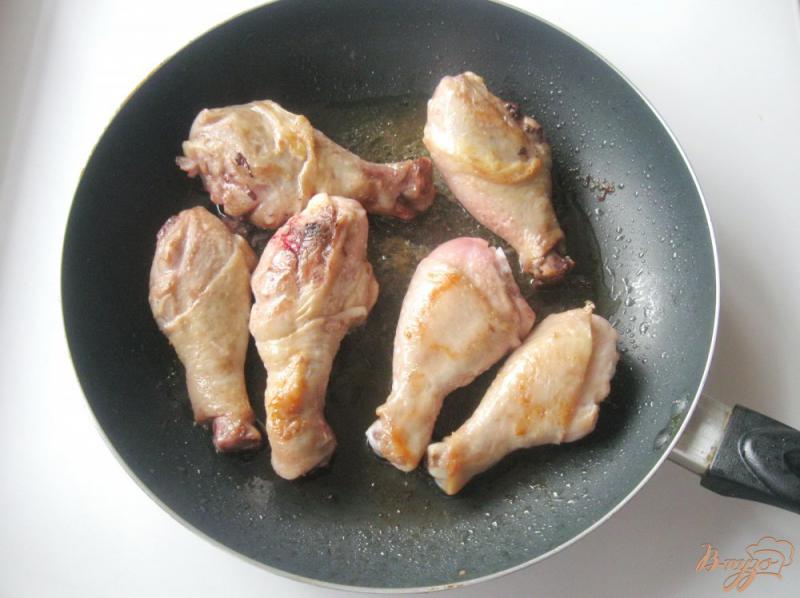 Фото приготовление рецепта: Куриные голени в томатном соусе шаг №1