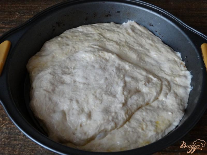 Фото приготовление рецепта: Пицца с отварной и копченой куриной грудкой шаг №1