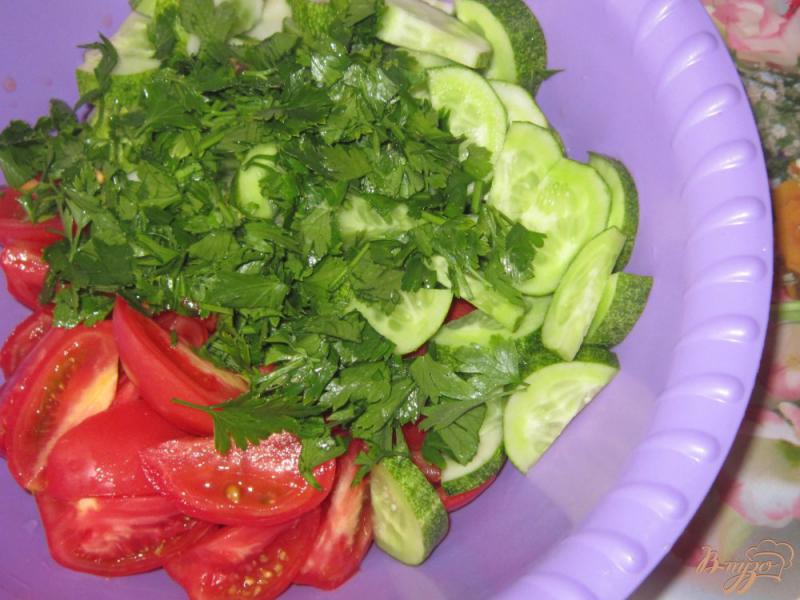 Фото приготовление рецепта: Салат овощной с хреновой заправкой шаг №2