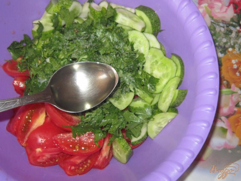Фото приготовление рецепта: Салат овощной с хреновой заправкой шаг №3