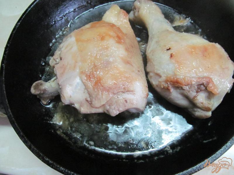Фото приготовление рецепта: Курица тушенная в рисе шаг №1