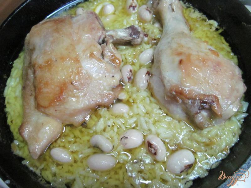 Фото приготовление рецепта: Курица тушенная в рисе шаг №4