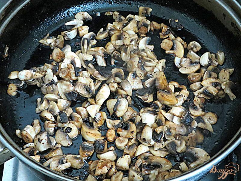 Фото приготовление рецепта: Мясные фрикадельки в остром соусе с грибами шаг №7