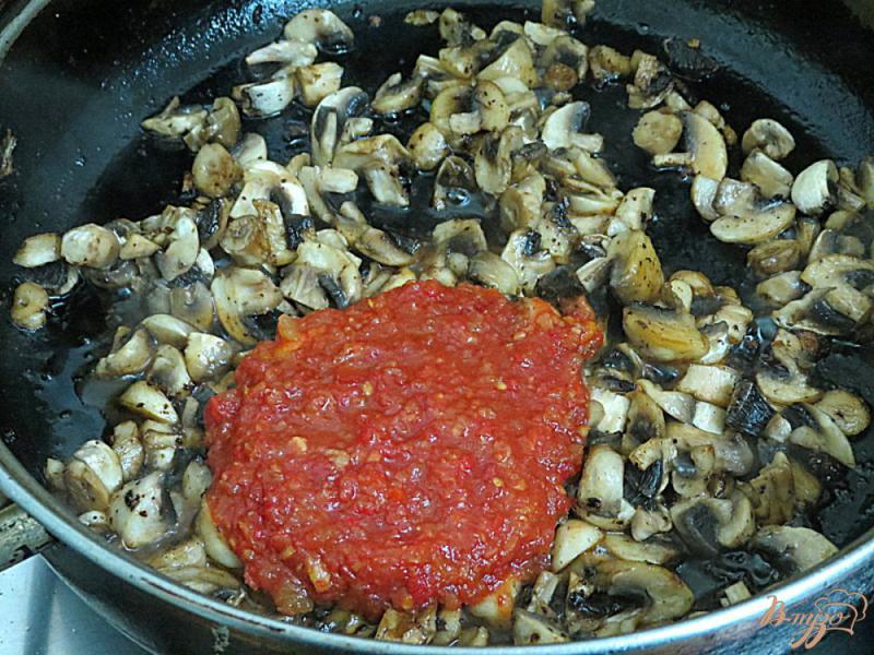 Фото приготовление рецепта: Мясные фрикадельки в остром соусе с грибами шаг №8